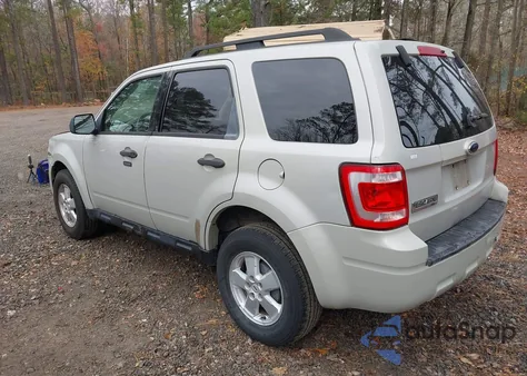 2009 Ford Escape Xlt from USA, damaged, VIN 1FMCU03739KB69548